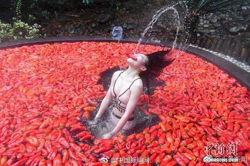 江西姐弟网红吃瓜,揭秘网络红人的瓜田生活